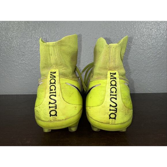 Men’s Nike Magista Orden 2 FG White Yellow - 843812-109 - Size 12
